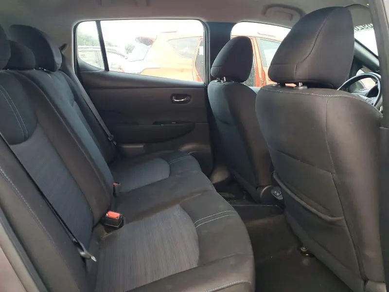 2022 NISSAN LEAF SV PLUS  