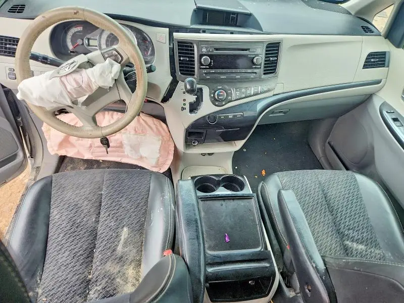 2013 TOYOTA SIENNA SPORT  