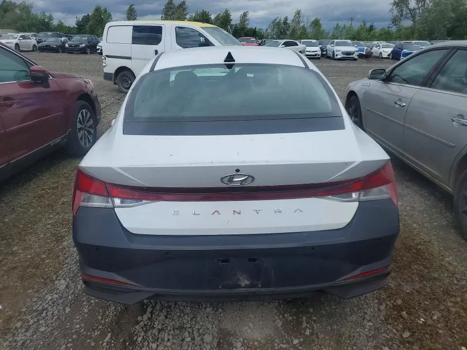2022 HYUNDAI ELANTRA SEL  