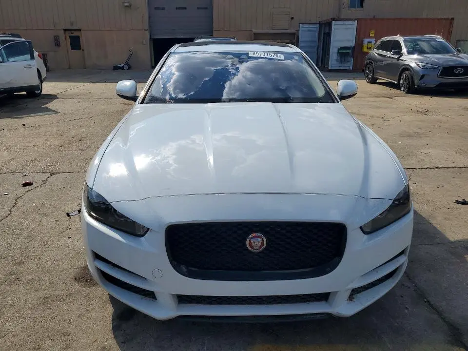 2017 JAGUAR XE PRESTIGE  