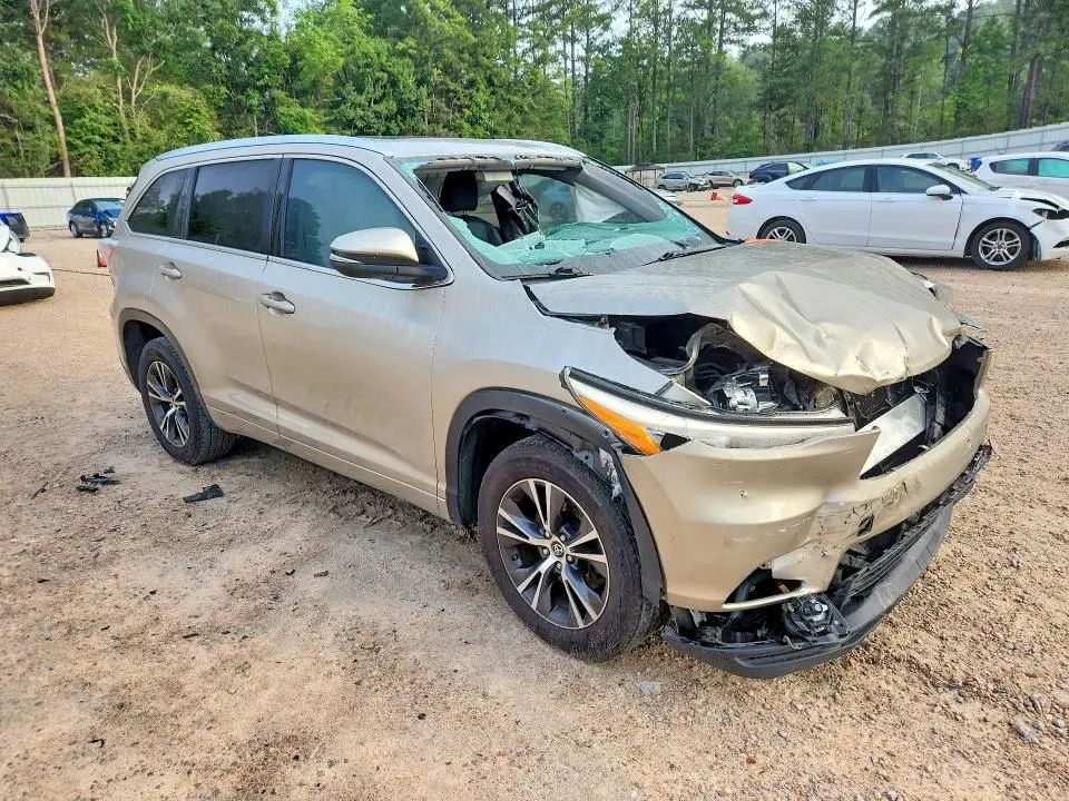 2016 TOYOTA HIGHLANDER XLE  