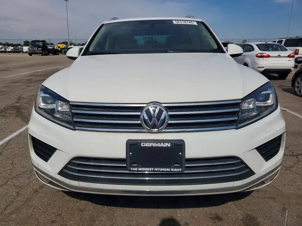 2015 VOLKSWAGEN TOUAREG V6  