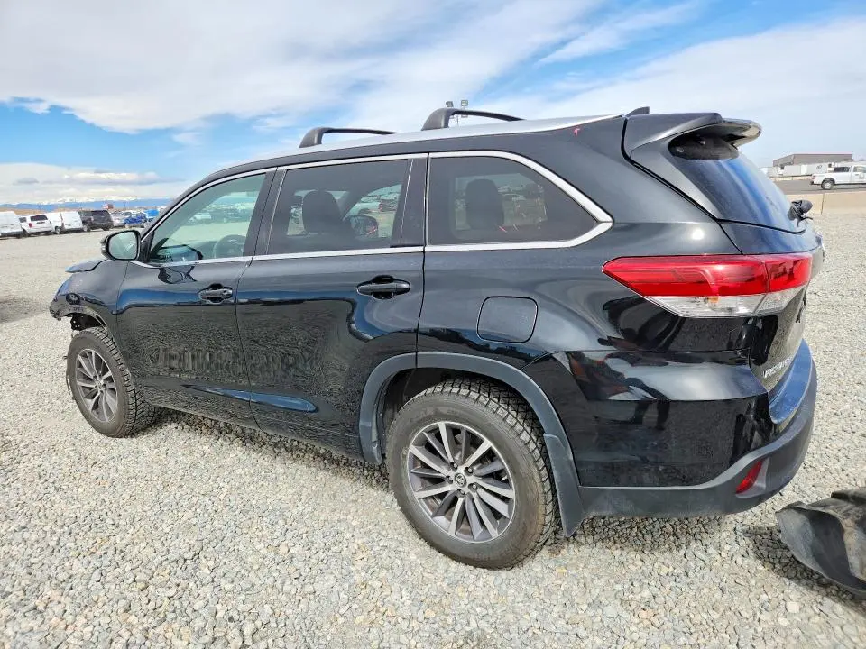 2018 TOYOTA HIGHLANDER XLE  