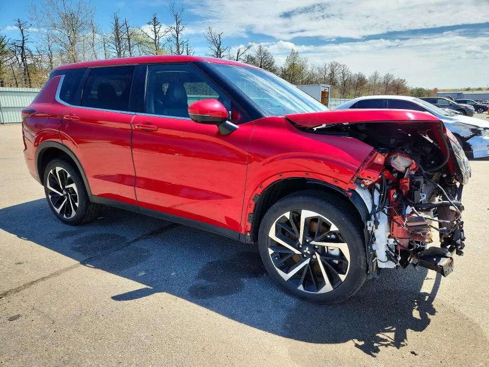 2024 MITSUBISHI OUTLANDER SE  