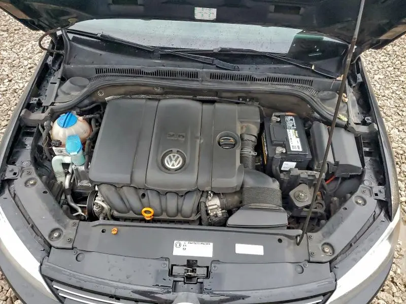 2013 VOLKSWAGEN JETTA SE  