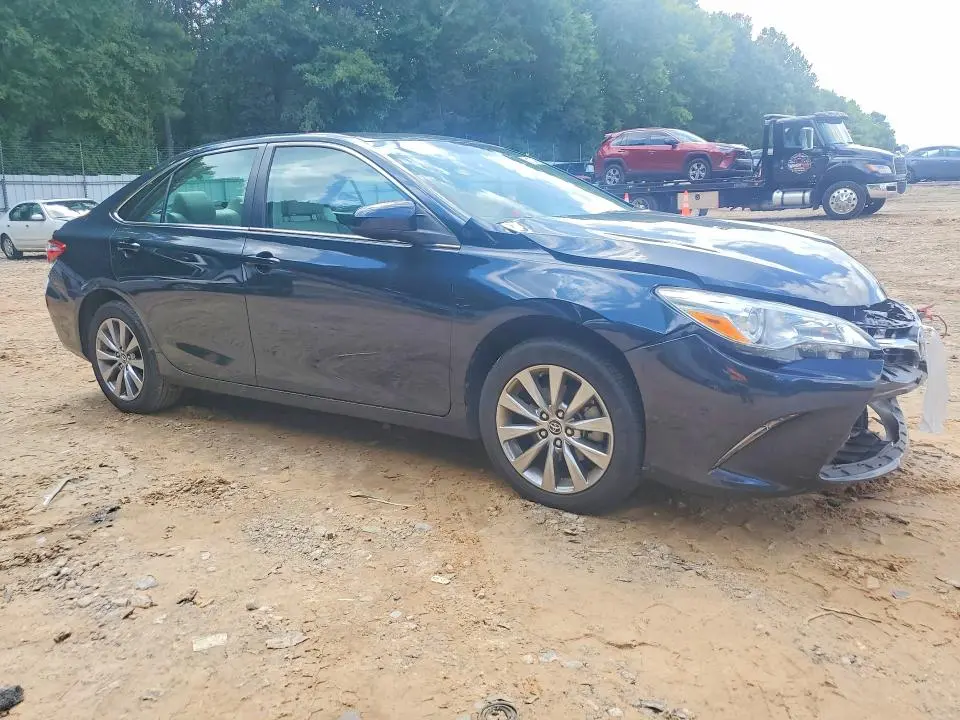 2016 TOYOTA CAMRY XLE  