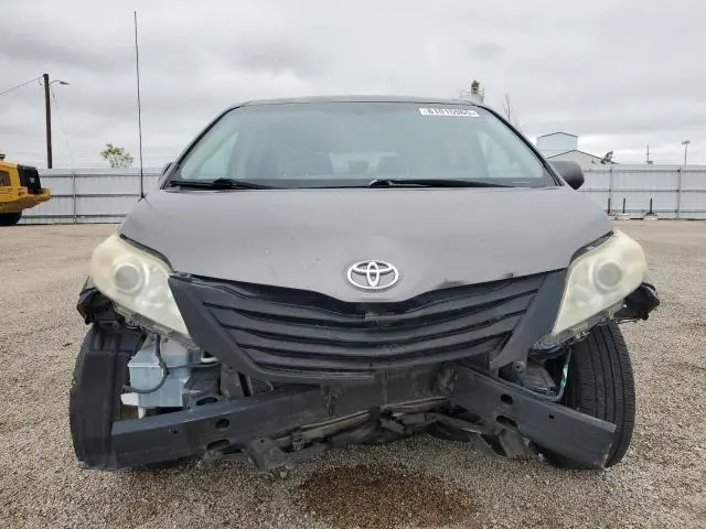 2011 TOYOTA SIENNA LE  