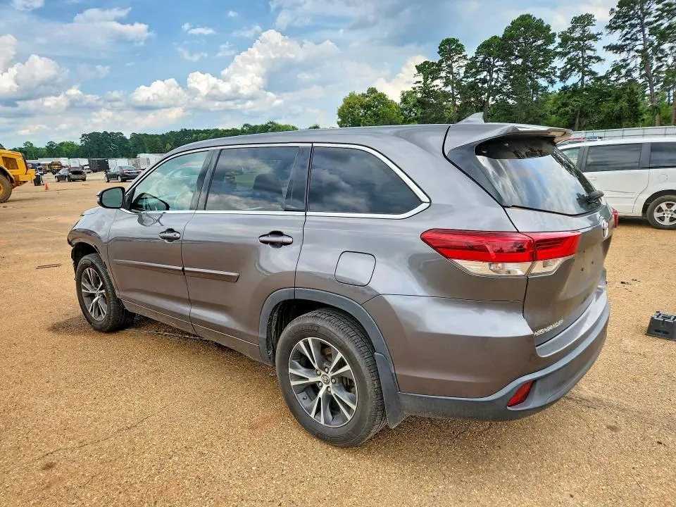 2017 TOYOTA HIGHLANDER LE PLUS  