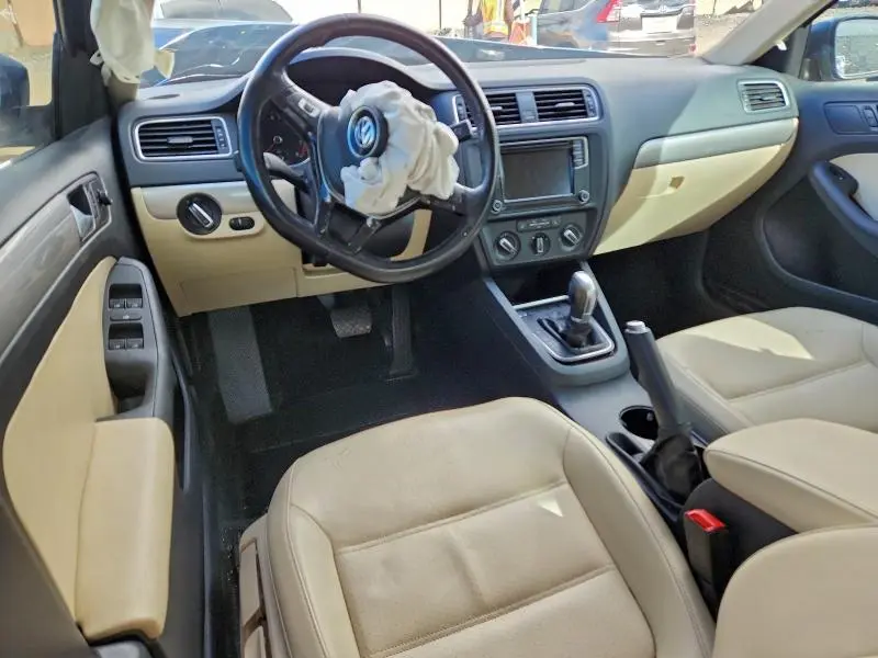 2017 VOLKSWAGEN JETTA SE  