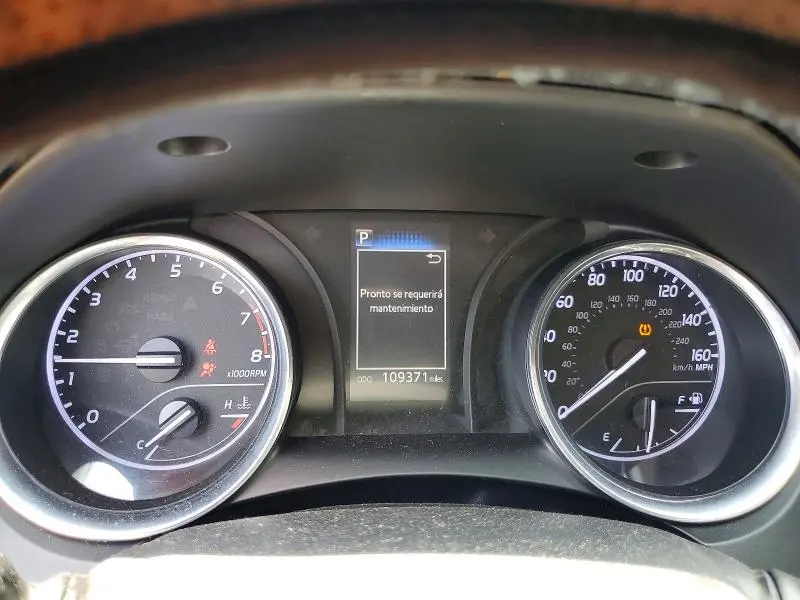 2019 TOYOTA CAMRY SE  