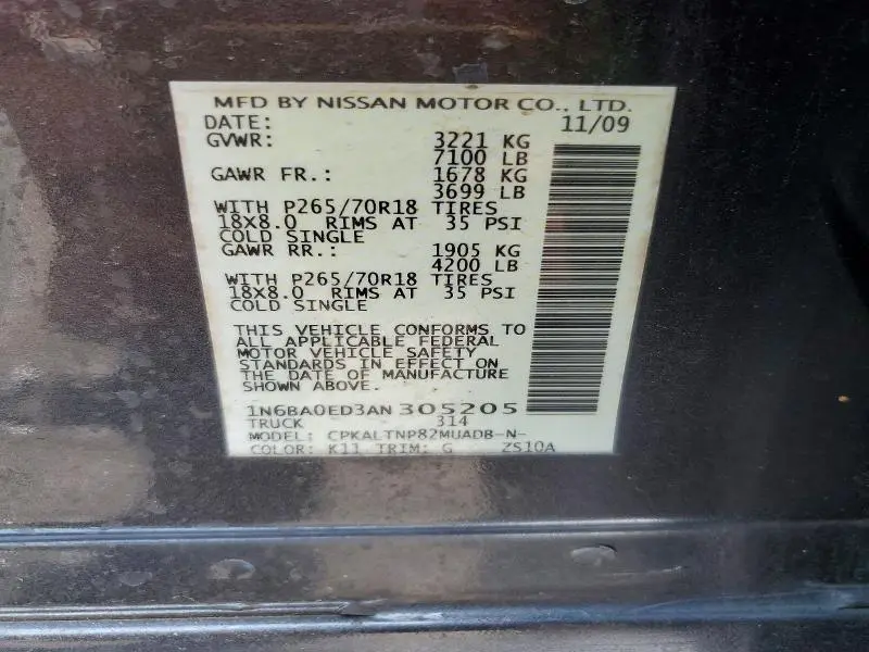 2010 NISSAN TITAN SE  