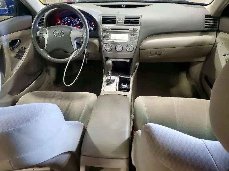 2010 TOYOTA CAMRY LE  