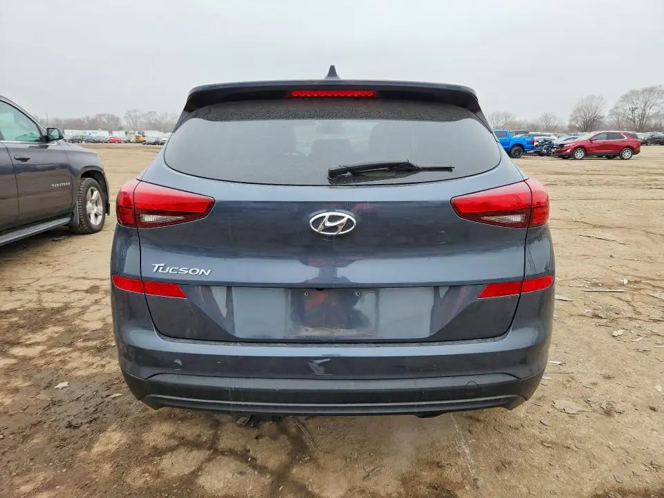 2021 HYUNDAI TUCSON SE  