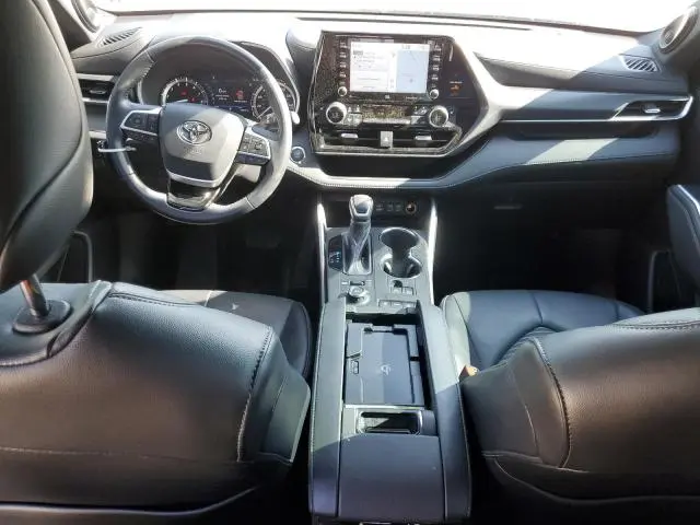2022 TOYOTA HIGHLANDER XSE  