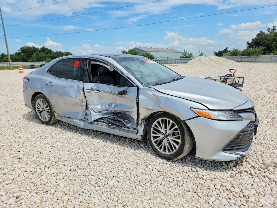 2018 TOYOTA CAMRY XLE  
