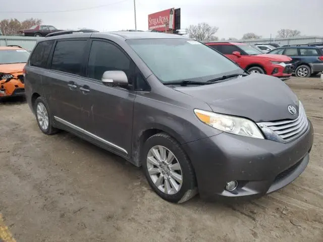 2013 TOYOTA SIENNA XLE  