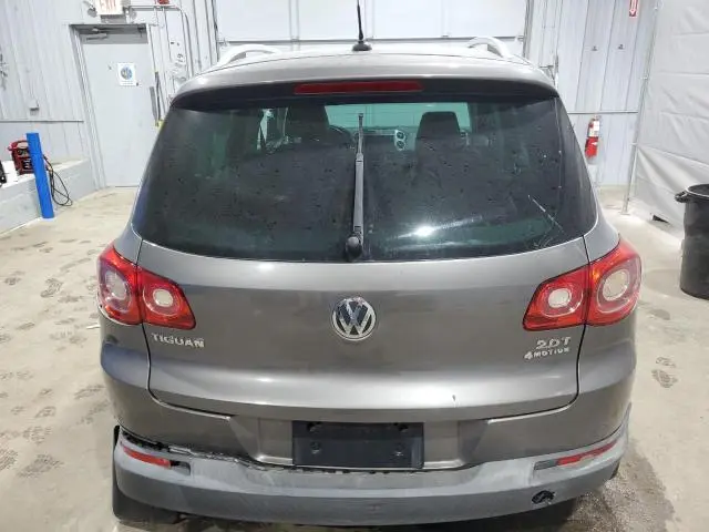 2010 VOLKSWAGEN TIGUAN SE  