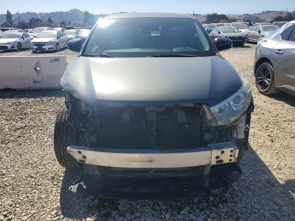 2015 TOYOTA HIGHLANDER LE PLUS  