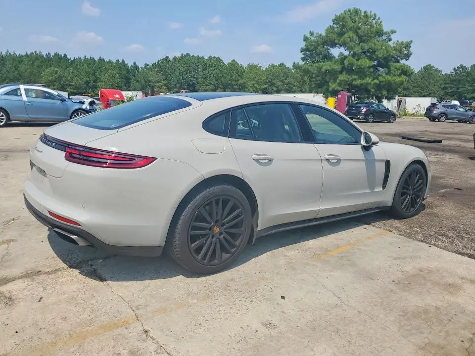 2017 PORSCHE PANAMERA 2  
