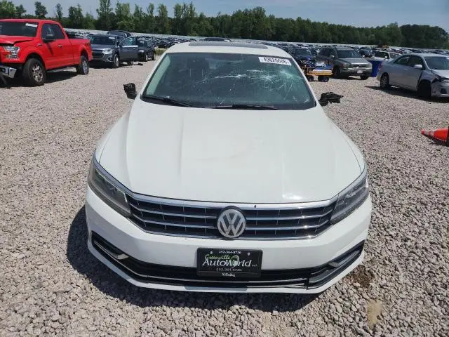 2016 VOLKSWAGEN PASSAT SE  
