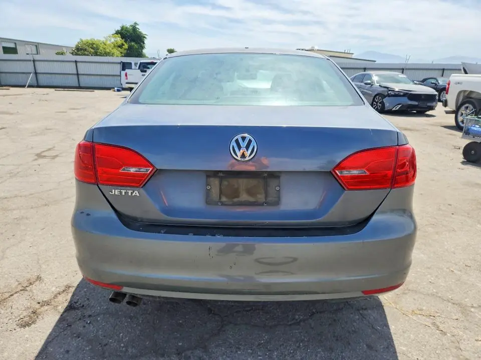 2013 VOLKSWAGEN JETTA BASE  