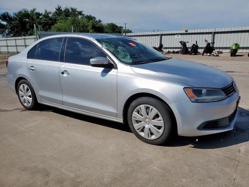2014 VOLKSWAGEN JETTA SE  