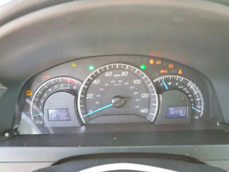2012 TOYOTA CAMRY XLE  