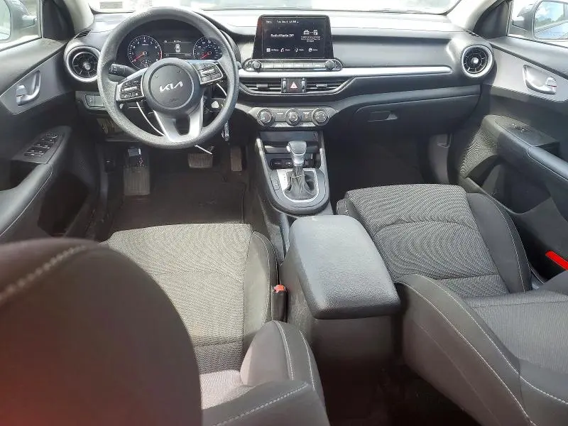 2024 KIA FORTE LX  