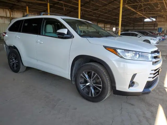 2017 TOYOTA HIGHLANDER LE  