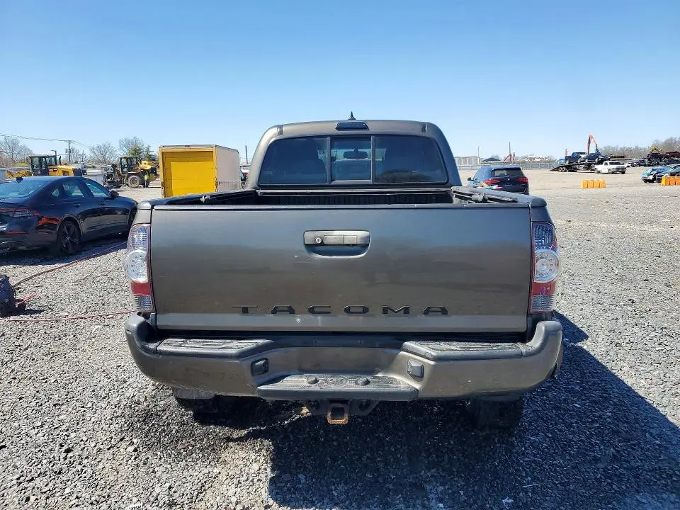 2012 TOYOTA TACOMA V6  