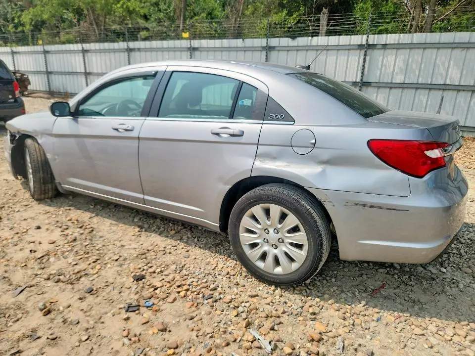 2013 CHRYSLER 200 LX  