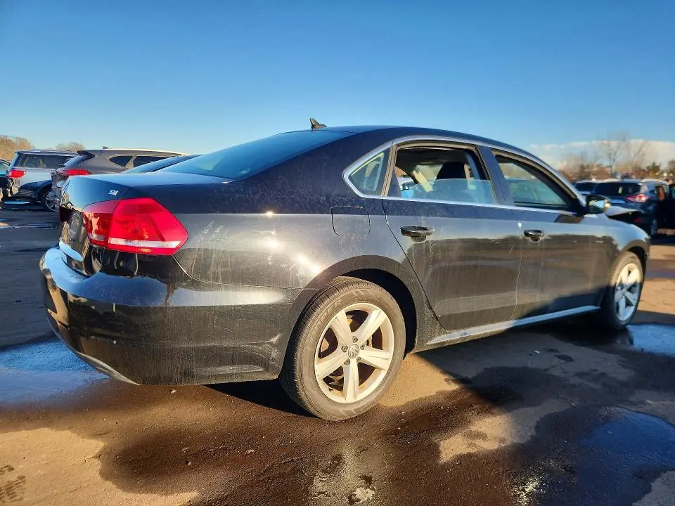 2013 VOLKSWAGEN PASSAT SE  