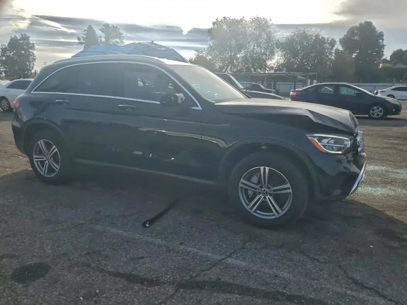 2021 MERCEDES-BENZ GLC 300  