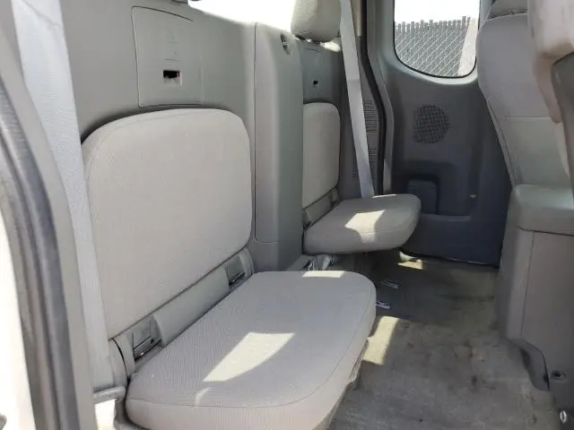2013 NISSAN FRONTIER S  