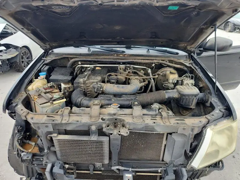 2014 NISSAN FRONTIER S  