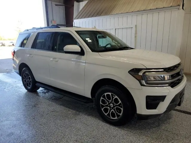 2024 FORD EXPEDITION XLT  
