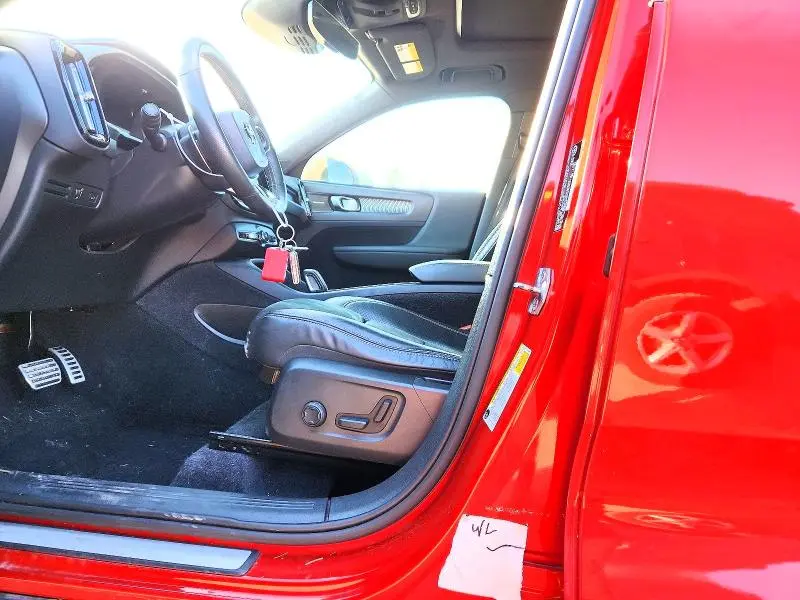 2019 VOLVO XC40 T5 R-DESIGN  