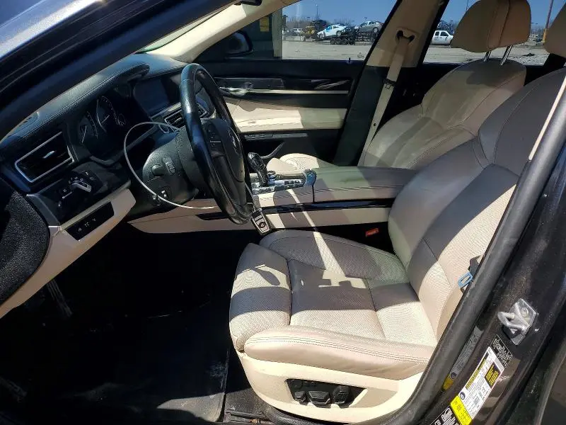2011 BMW 750 XI  