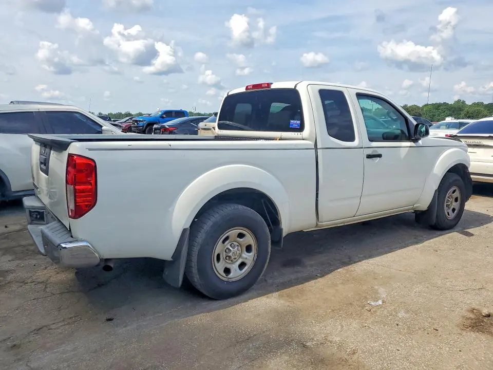2013 NISSAN FRONTIER S  