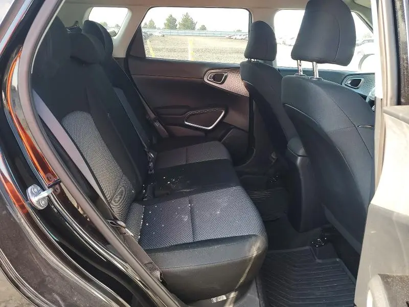 2023 KIA SOUL LX  