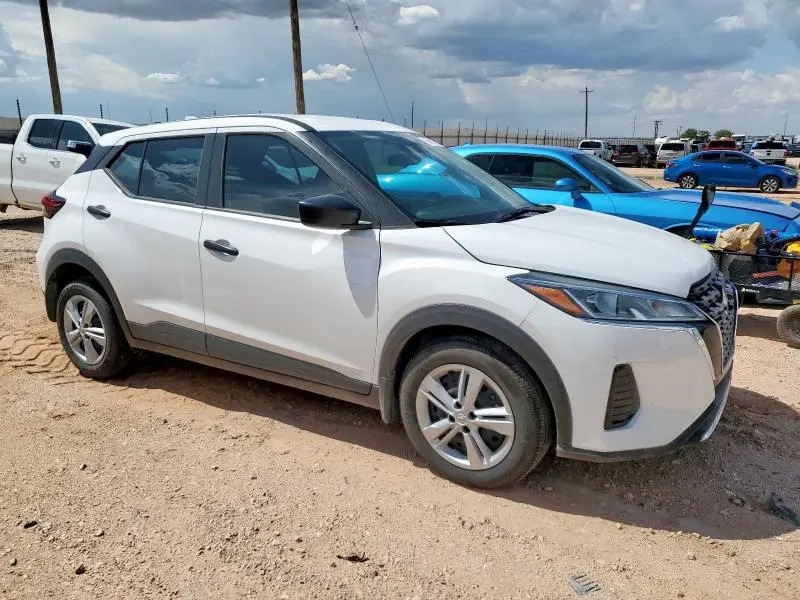 2024 NISSAN KICKS S  