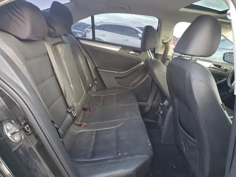 2011 VOLKSWAGEN JETTA SEL  