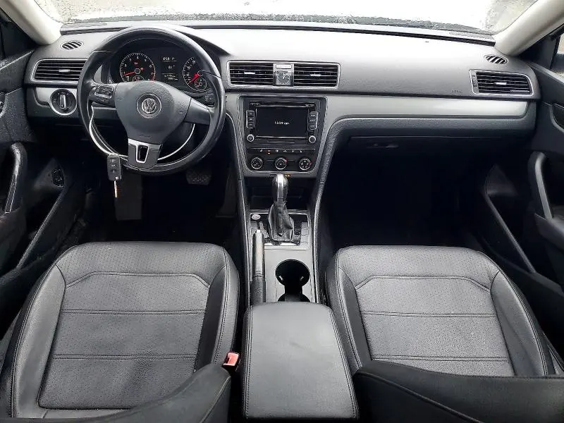 2015 VOLKSWAGEN PASSAT S  