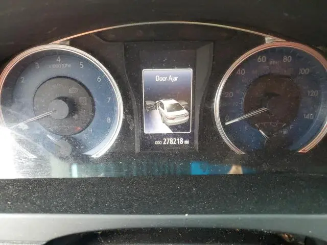 2016 TOYOTA CAMRY LE  