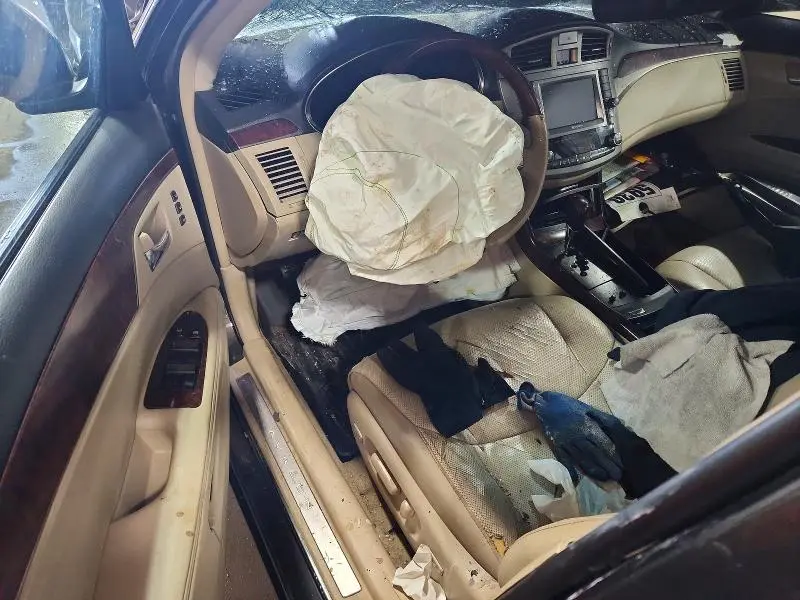2011 TOYOTA AVALON LIMITED  