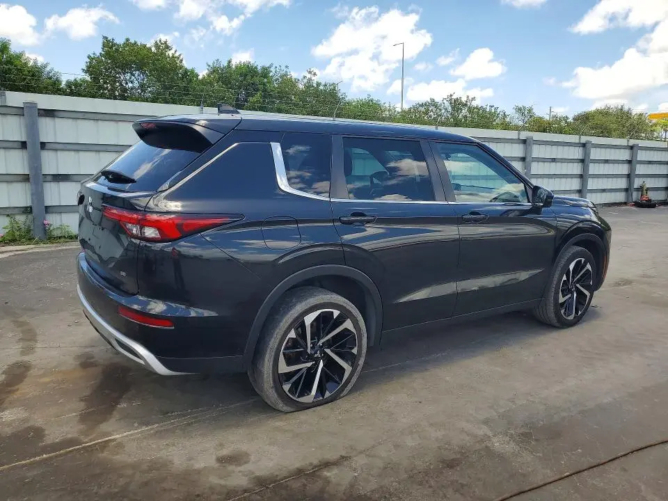 2023 MITSUBISHI OUTLANDER SE  