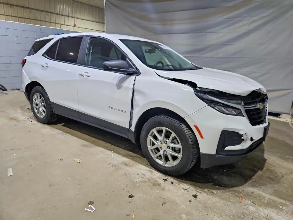 2024 CHEVROLET EQUINOX LS  