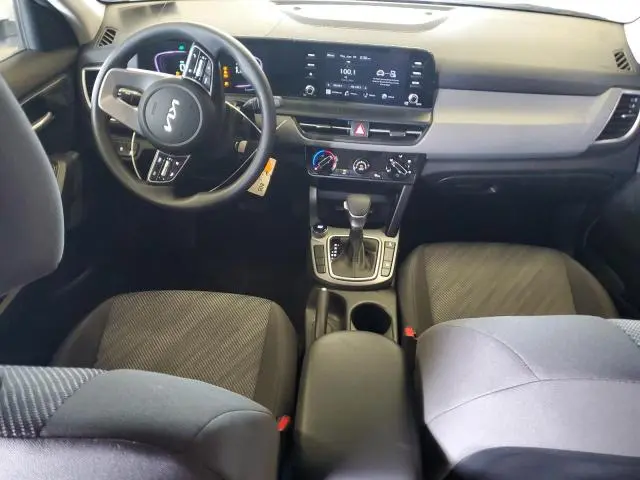 2024 KIA SELTOS LX  