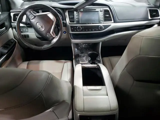 2019 TOYOTA HIGHLANDER SE  