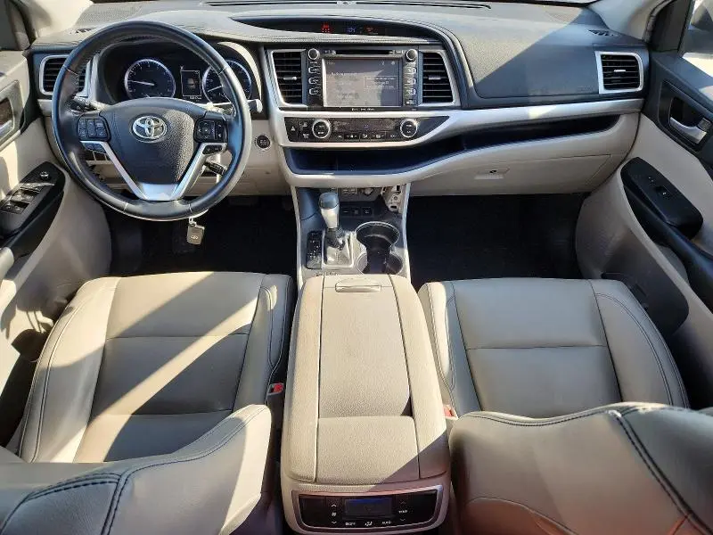 2019 TOYOTA HIGHLANDER XLE  